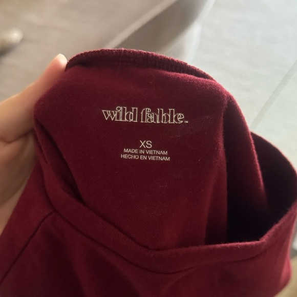 Burgundy crop top - Picture 3 of 4